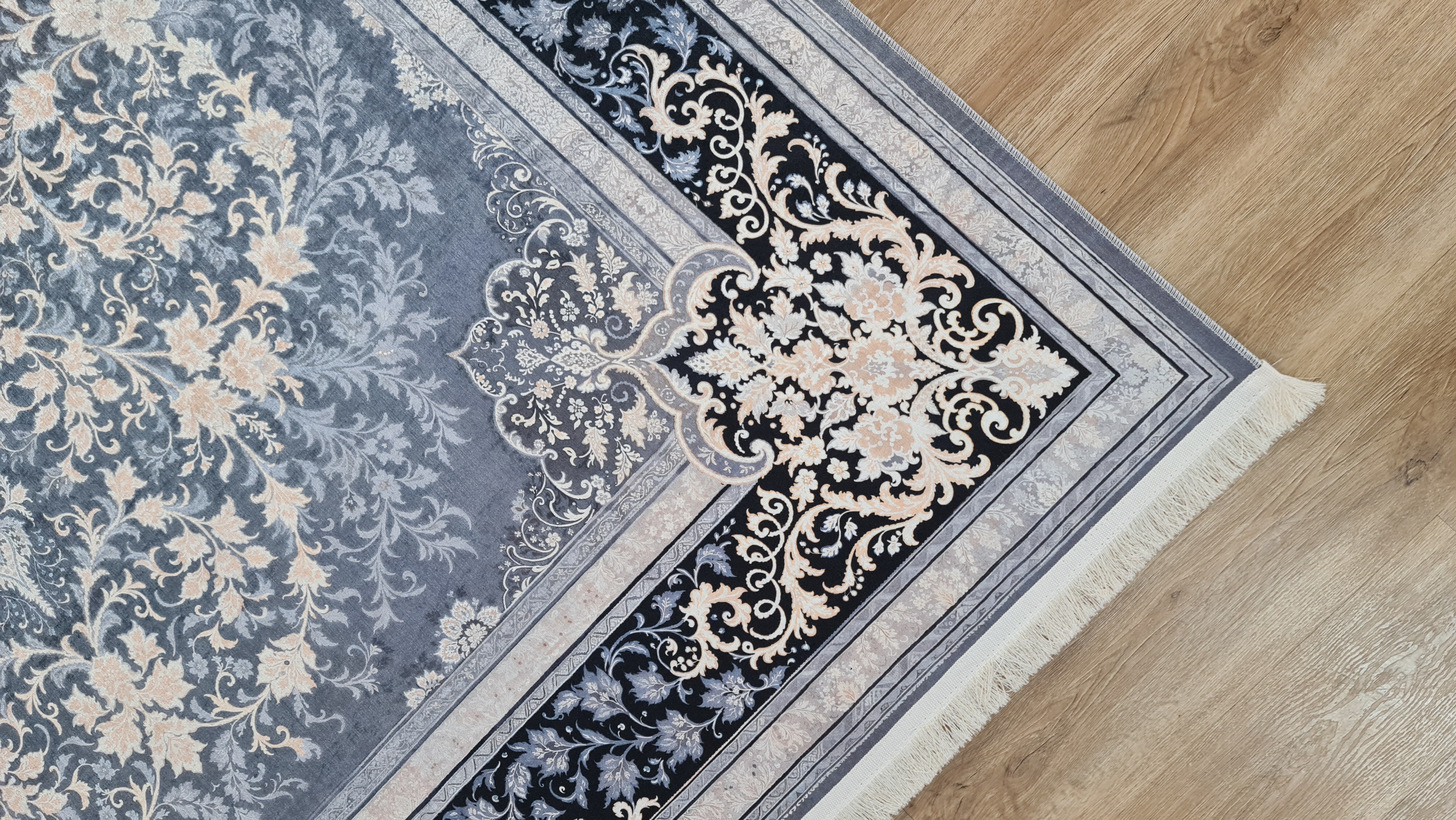 خرید ارزانترین فرشینه سنتی فرشینه آفتاب کد U16مخمل شانل ترک استپدار