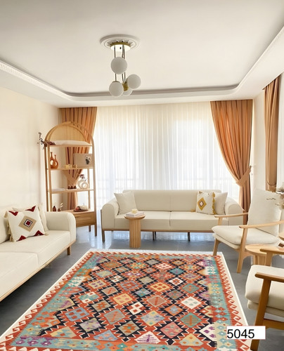 فرشینه اصفهان طرح قشقایی فرشینه آفتاب کد5045مخمل شانل استپدار